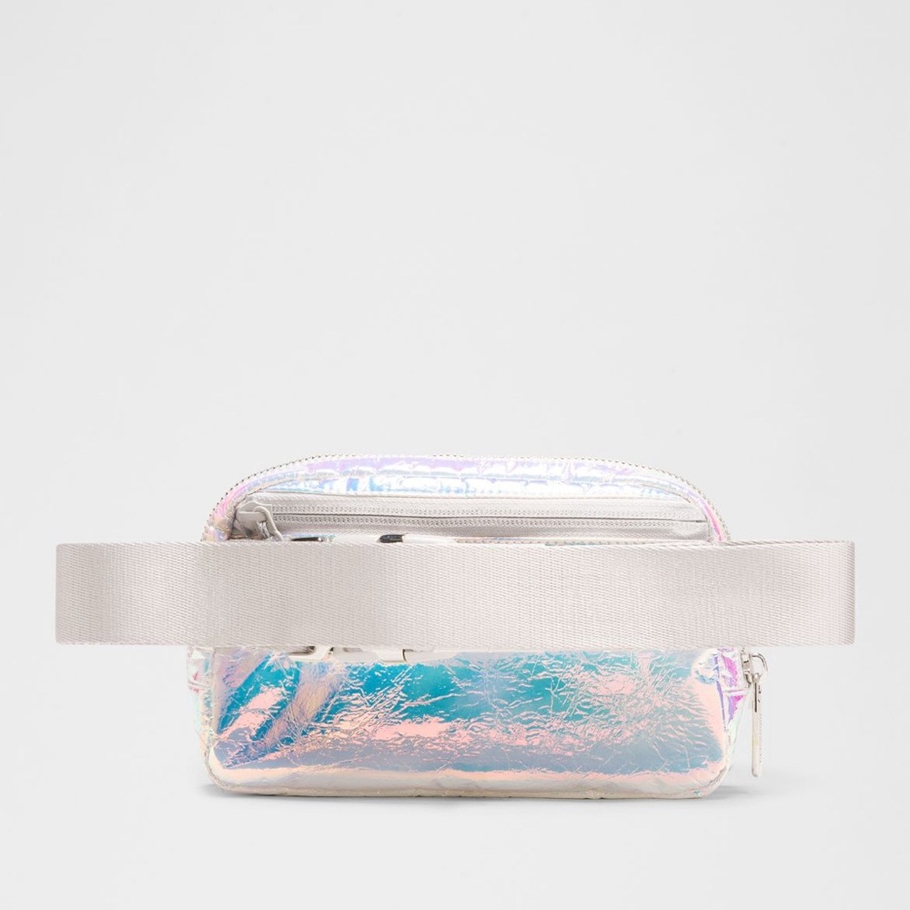 NEW LULULEMON EVERYWHERE BELT BAG
COLOR IRIDESCENT/SILVER - Picture 4 of 9